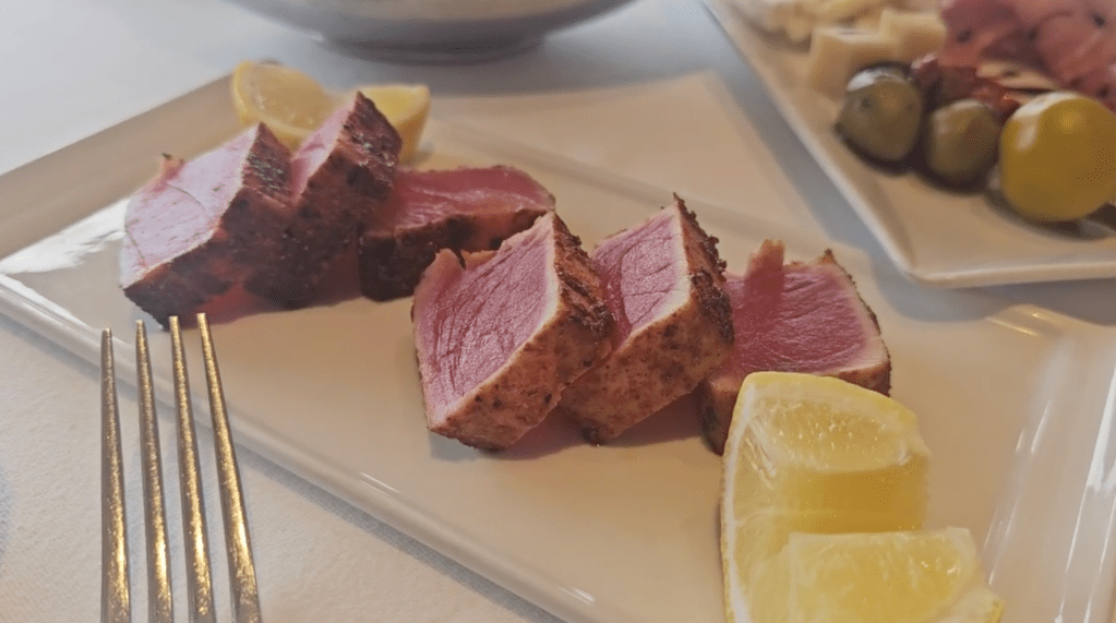 Palo brunch ahi tuna